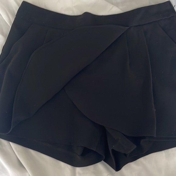 Black skort size 7 - Picture 2 of 4